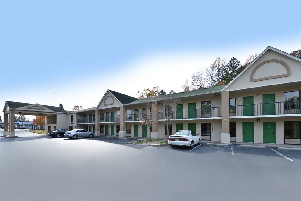 Towneplace Suites By Marriott Greensboro Coliseum Area Dış mekan fotoğraf